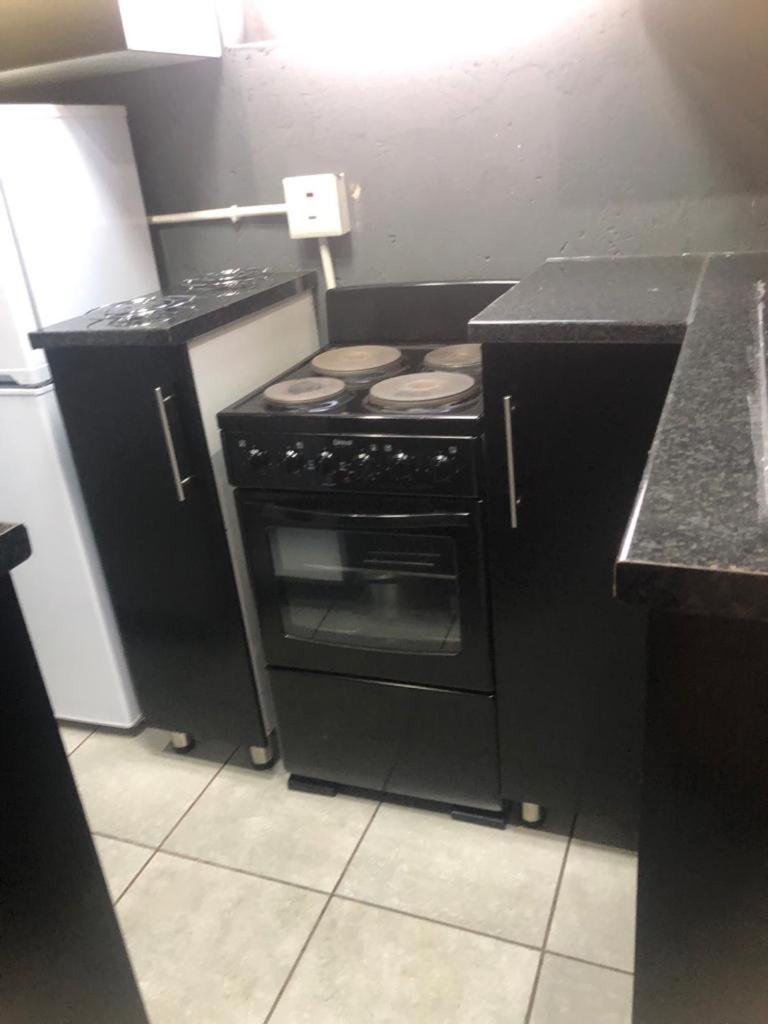 Fgm Guesthouse 2 Alberton Pokój zdjęcie
